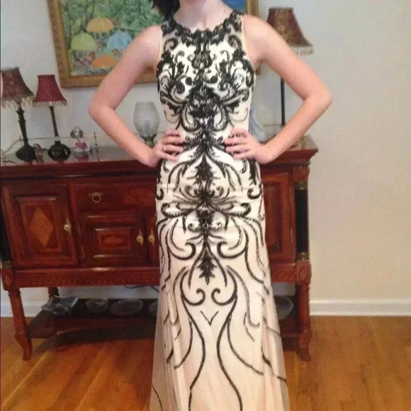 Ivory beaded formal gown - Picture 2 of 3